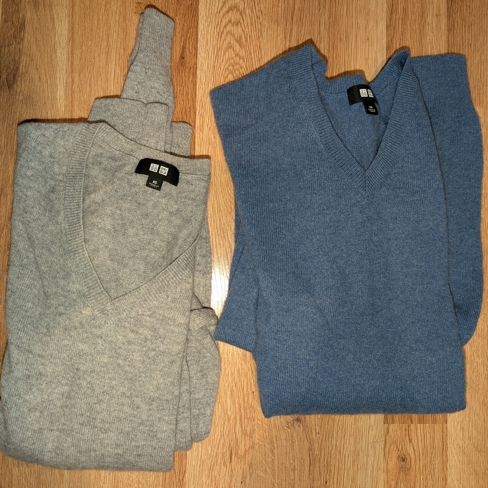 Uniqlo 100% Cashmere Men's V-Neck Sweater Long Sleeve